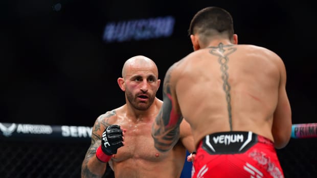 T.J Dillashaw believes Volkanovski was fighting scared at UFC 298